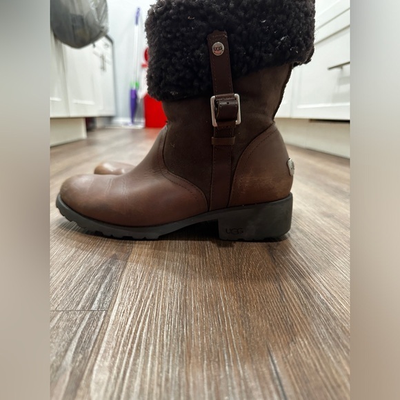 Woman’s UGGs boots, size 10 - Picture 2 of 10